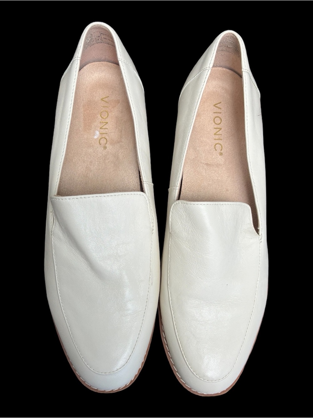 Vionic Cream Leather Slip-On Loafers sz9